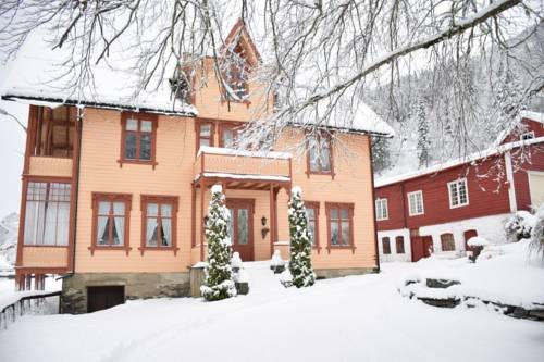 Luster Norway Promo Code Booking.com